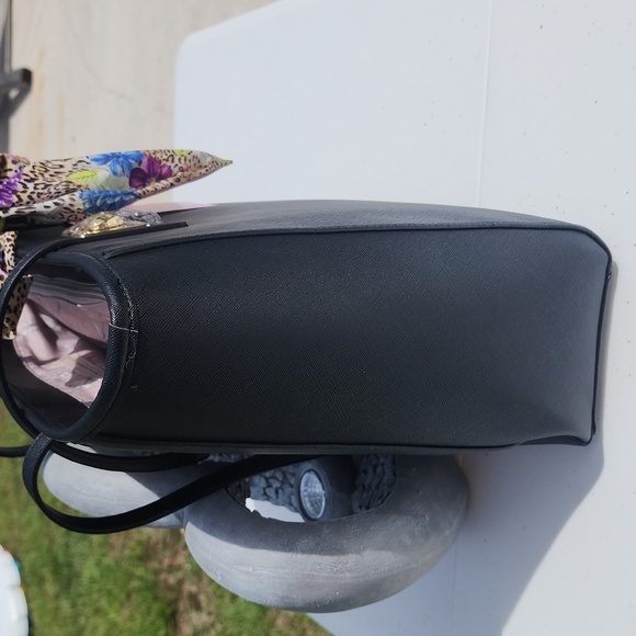 NWT BLACK BETSEY JOHNSON TOTE W/SCARF AND POUCH - Picture 3 of 8